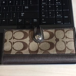 Coach Wallet - Brown